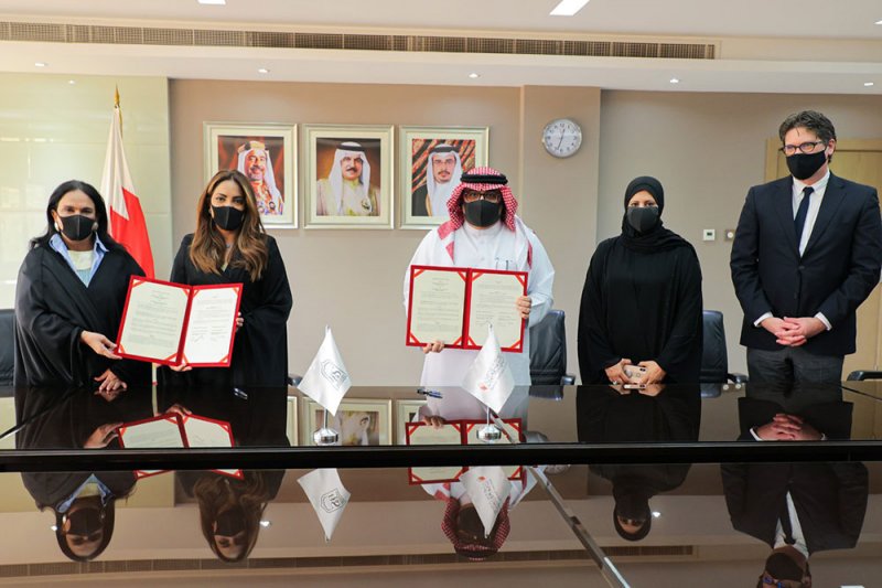 كلية البحرين للمعلمين وبيان البحرين يوقعان مذكرة تفاهم لتدريب المعلمين