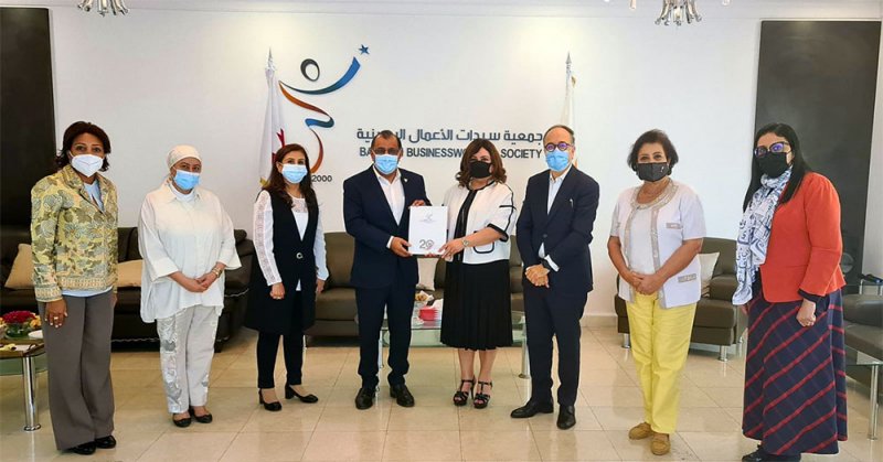 ‏"سيدات الأعمال البحرينية" تبحث تنشيط التعاون مع جمعية تجار ثاتاي الهندية