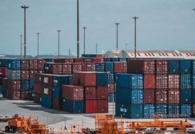 ارتفاع العجز التجاري المغربي 10% على أساس سنوي في مايو