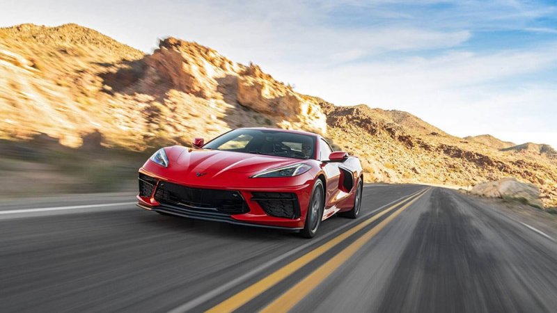 Corvette C8 2021 الرائعة الجديدة