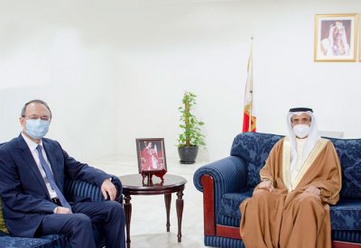 وزير التربية يطلع السفير الصيني على خطط الوزارة التطويرية