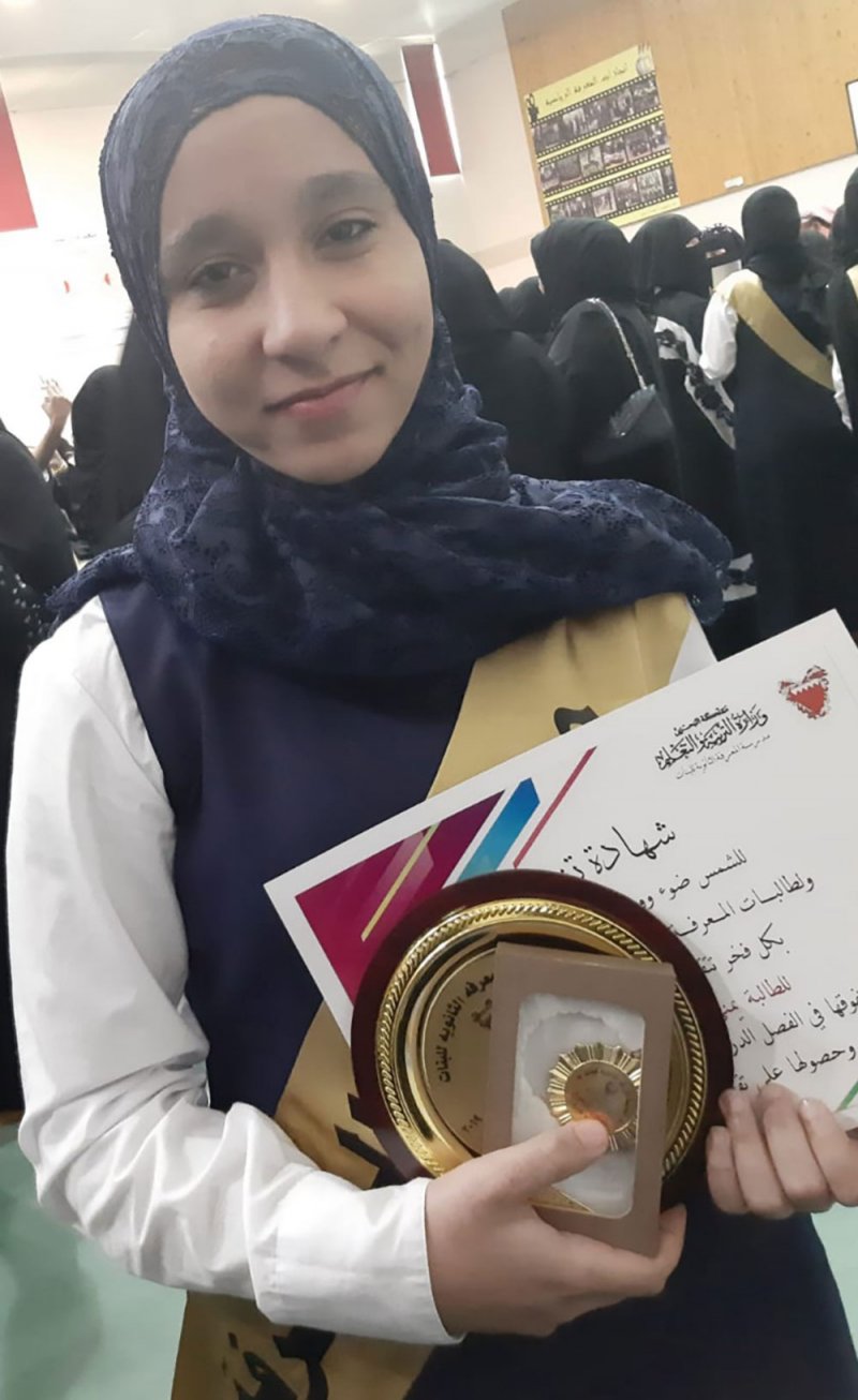 الخريجة يمنى ربيع: قصتي أمل يخفف عن كل من يشعر بالألم