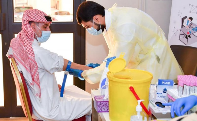 أكثر من 250 متطوعاً من منتسبي وزارة الإعلام يشاركون في الحملة الوطنية لمشروع الجينوم الوطني