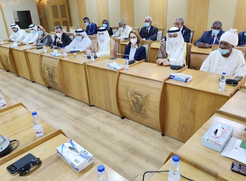 القائم بالأعمال بالإنابة لسفارة مملكة البحرين في الخرطوم يحضر الاجتماع التنويري بوزارة الخارجية السودانية