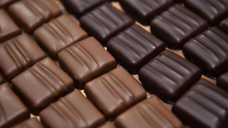 الشوكولاتة الداكنة.. 7 "فوائد سحرية" تغير حياتك وتقوي صحتك