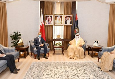 وزير الداخلية يبحث مع السفير الصيني عدداً من الموضوعات ذات الاهتمام المشترك