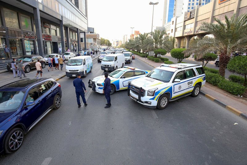 "رفض الدفع".. مقتل عامل توصيل داخل منزل مواطن بالكويت