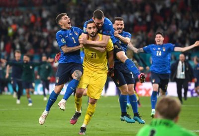 دوناروما أفضل لاعب في يورو 2020