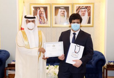 محافظ العاصمة يكرّم الطلبة والطالبات المتفوقين من خريجي الثانوية بمدارس المحافظة