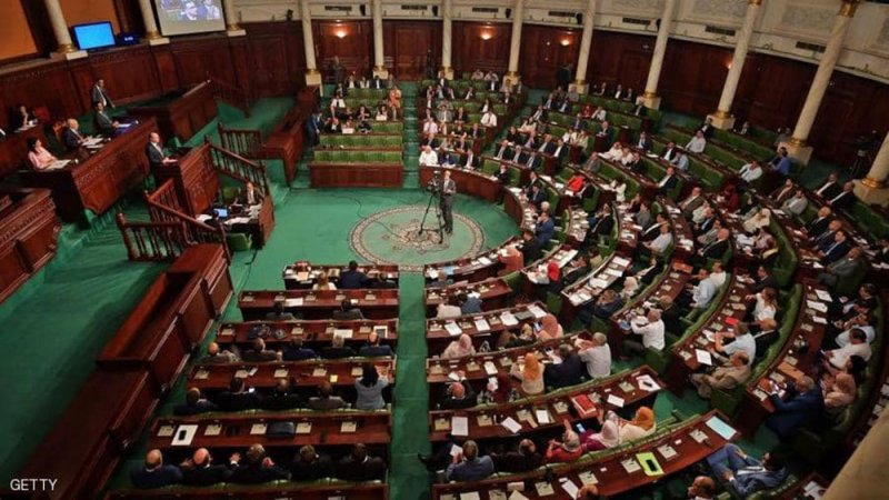 تونس تقر قانونا للإنعاش الاقتصادي وتسوية مخالفات الصرف