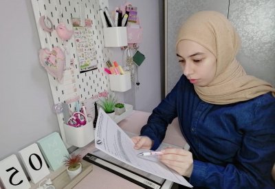 بحرينية متفوقة تسعى للفوز بجائزة حمدان آل مكتوم للطالب المتميز