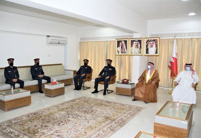 محافظ المحرق يستقبل مدير عام مديرية شرطة محافظة المحرق ويشيد بدور رجال الأمن في خدمة المواطنين