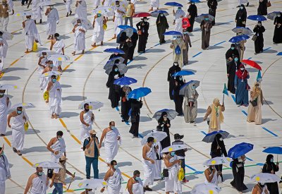 الدفعة الأولى من الحجاج تصل مكة