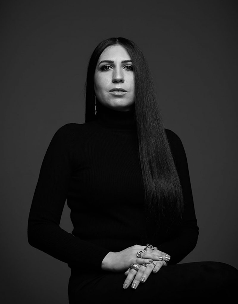 ريم العدل تكشف تفاصيل تصميم أزياء المسرحية كوكو شانيل لشريهان