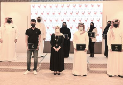 "أمانة الشورى" تكرم الطلبة الجامعيين المتدربين لديها على رأس العمل
