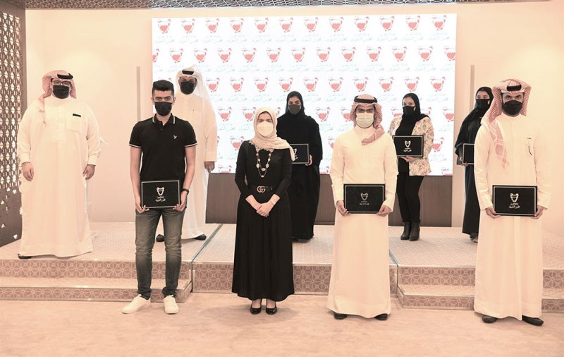 "أمانة الشورى" تكرم الطلبة الجامعيين المتدربين لديها على رأس العمل