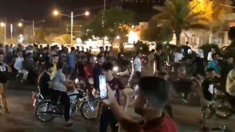 احتجاجات الأهواز.. برلمانيون يبررون قتل المتظاهرين