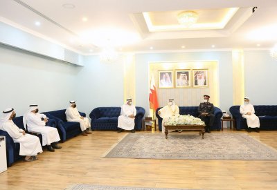 محافظ العاصمة يبحث احتياجات السنابس مع وجهاء وممثلي الجمعيات بالمنطقة