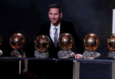 صحيفة مدريدية: انسوا البقية وامنحوا الكرة الذهبية لميسي طالما أنه يلعب!