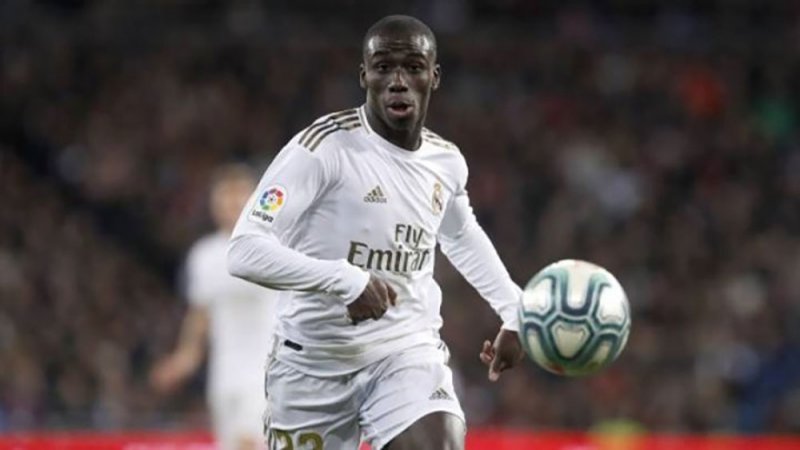 خلاف مادي يهدد برحيل نجم جديد عن ريال مدريد