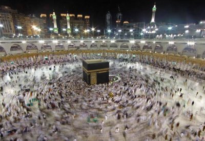 السعودية تعلن رصد "مخالفات" في وجبات مقدمة للحجاج