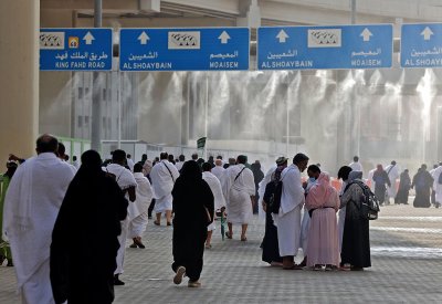 السعودية تعلن نجاح موسم الحج صحيا.. صفر إصابات بكورونا