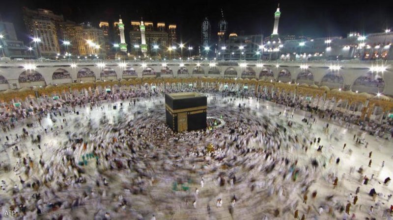 السعودية تعلن رصد "مخالفات" في وجبات مقدمة للحجاج