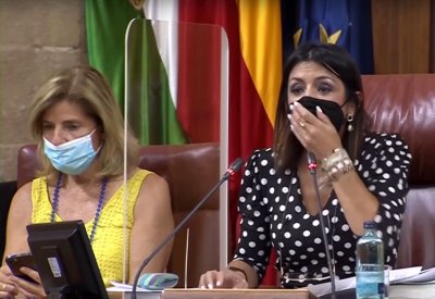 بالفيديو: ضيف ثقيل في برلمان إسبانيا.. قلب الدنيا وأرعب النواب