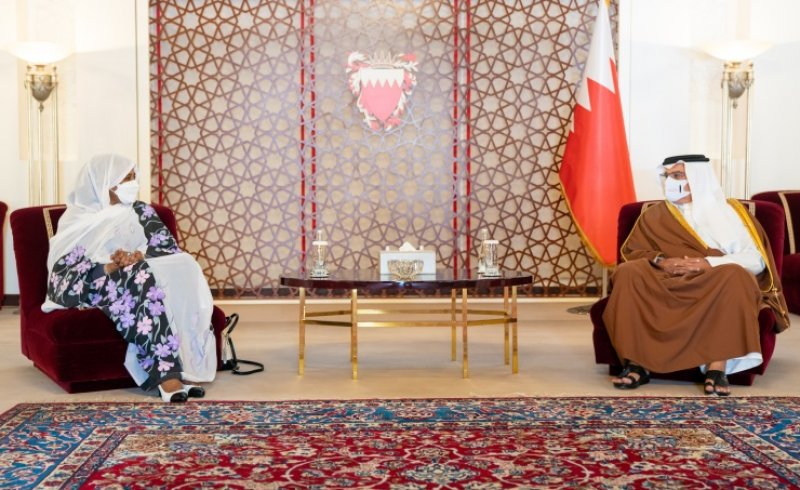 سمو ولي العهد رئيس مجلس الوزراء: مواصلة تعزيز العلاقات البحرينية السودانية والدفع بها نحو مزيد من العمل والتنسيق المشترك