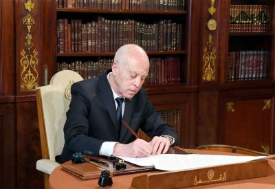 تونس تترقب خارطة الطريق بعد القرارات الاستثنائية