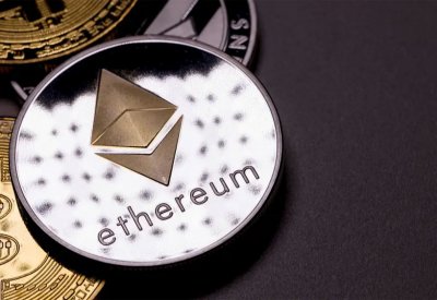 إيثريوم تهدد عرش بيتكوين.. نمو ضخم في النصف الأول