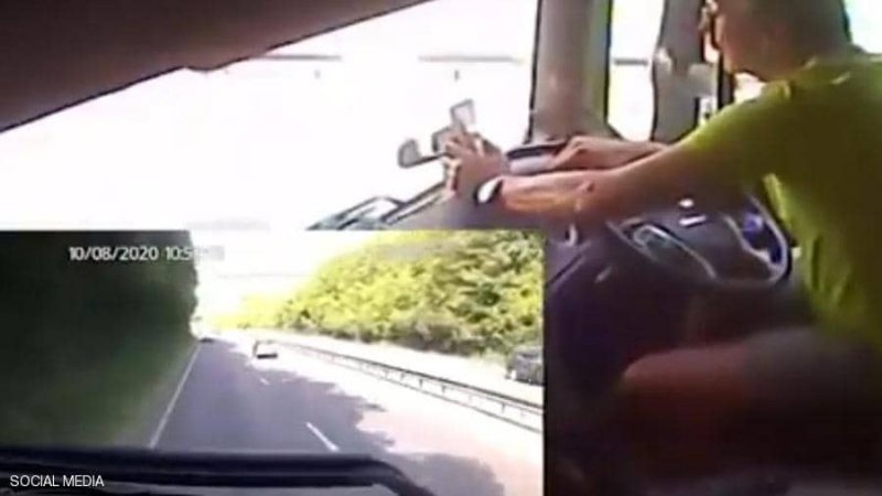 بالفيديو: يظهر مخاطر الانشغال بالهاتف أثناء القيادة
