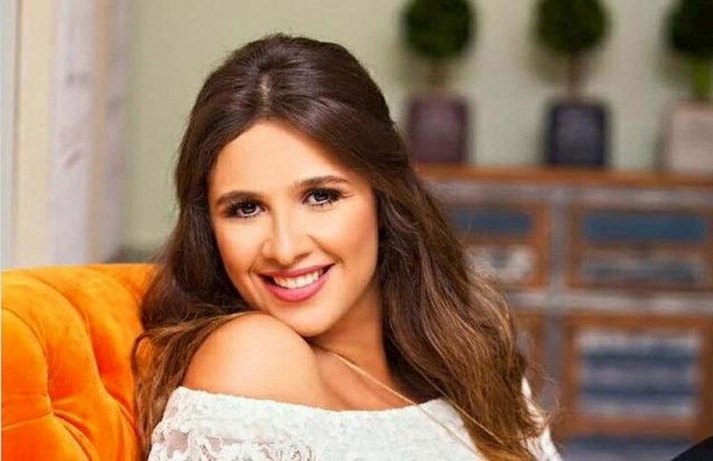مصدر يكشف تطورات وضع ياسمين عبد العزيز.. ورحلة مرتقبة للخارج