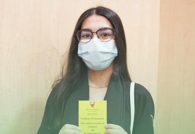 بالصور: استمرار إقبال الفئة العمرية من 12 إلى 17 عامًا على أخذ تطعيم "كورونا"