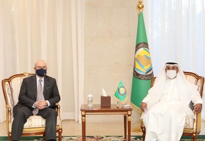 الأمين العام لمجلس التعاون والمبعوث الأمريكي الخاص لليمن يؤكدان أهمية الضغط على الحوثيين لإنهاء الأزمة في اليمن