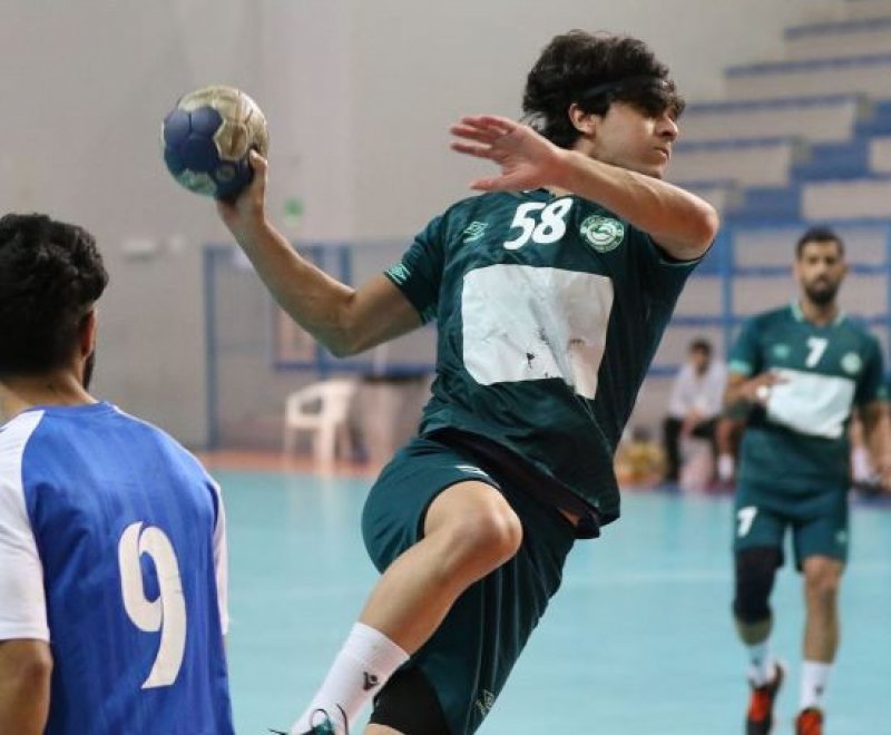 أحمد رجب.. بين التجديد والرحيل