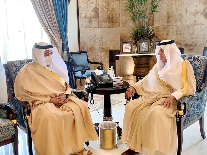 صاحب السمو الملكي الأمير خالد الفيصل يستقبل قنصل البحرين في جدة