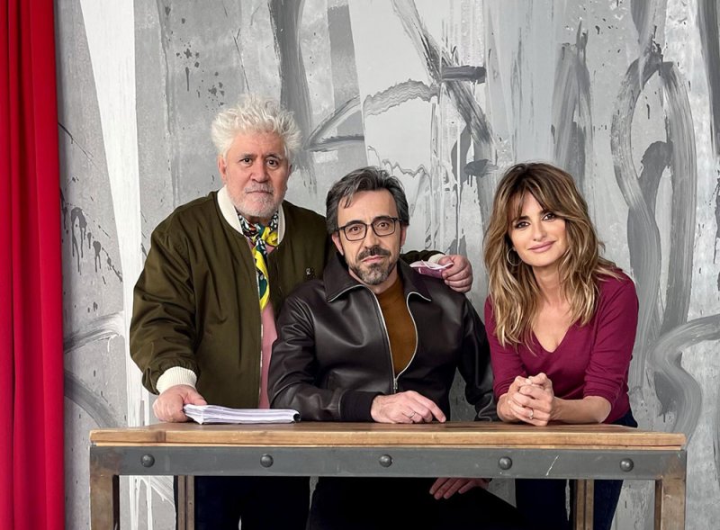 "Parallel Mothers" يفتتح مهرجان فينسيا