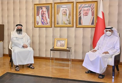 وزير الإعلام يستقبل رئيسي جمعية العلاقات العامة البحرينية وجمعية الحقوقيين البحرينية