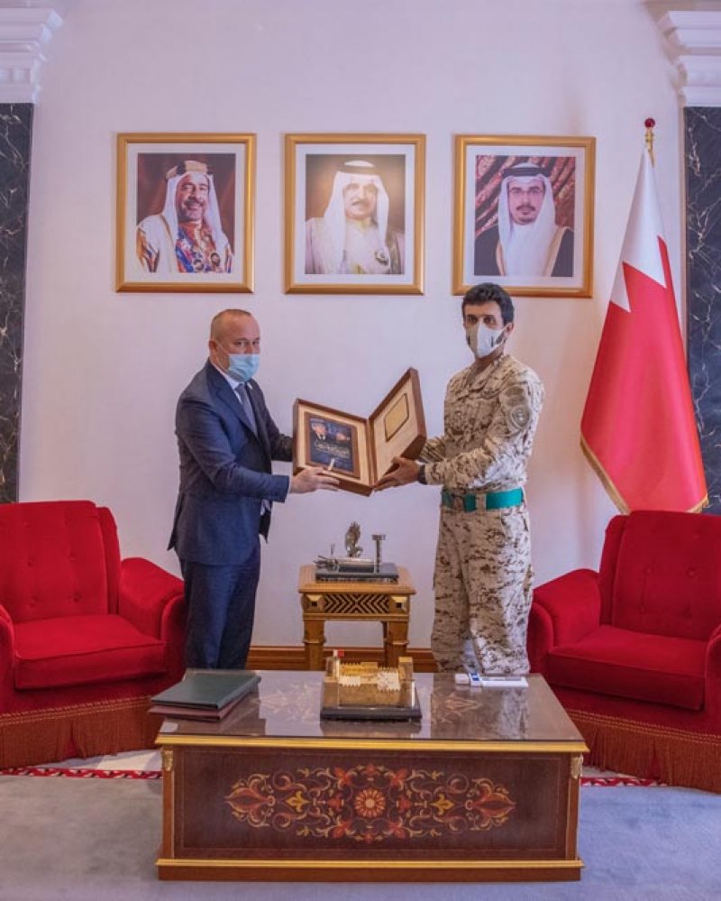 ناصر بن حمد يستقبل مستشار رئيس الشيشان