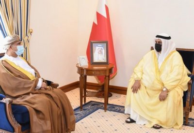 مستشار جلالة الملك للشؤون الدبلوماسية يستقبل سفير سلطنة عمان بمناسبة انتهاء فترة عمله