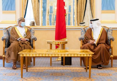 سمو ولي العهد رئيس مجلس الوزراء: علاقات البحرين وعمان تشهد تطوراً وتقدماً على مختلف المستويات