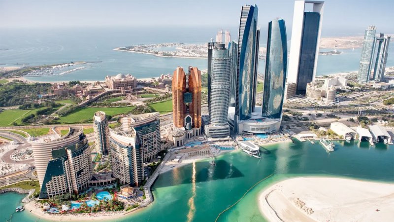 أبوظبي تخفض متطلبات إصدار الرخص التجارية بنسبة 71%