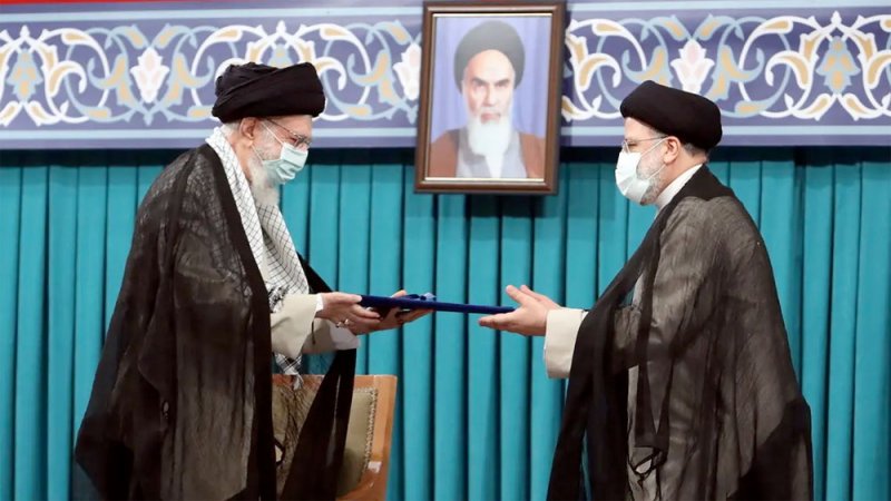 خامنئي ينصّب إبراهيم رئيسي رئيساً جديداً لإيران