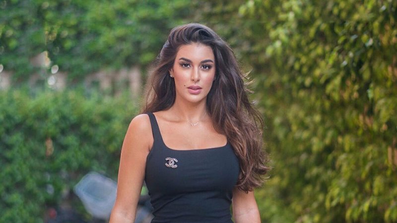 ياسمين صبري تغلق كل حسابات فيسبوك المزورة باسمها