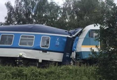فيديو لتصادم قطارين في التشيك.. قتيلان وعشرات المصابين