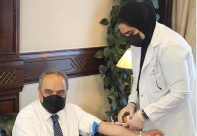 بالصور: وزير الأشغال والموظفون يشاركون في حملة "الجينوم الوطني"