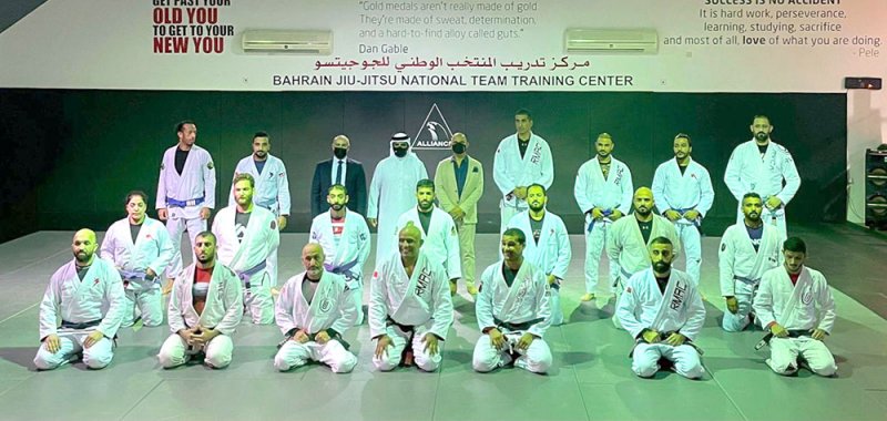 سلمان بن محمد يزور تدريبات منتخب الجوجيتسو