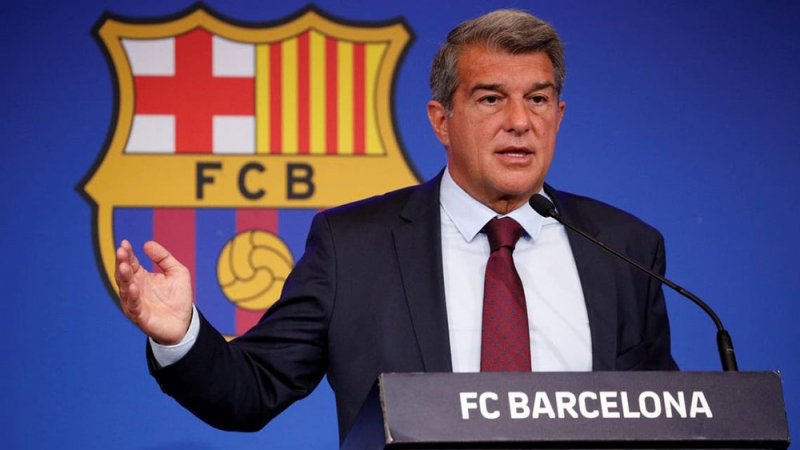 لابورتا: برشلونة أهم من ميسي.. وتجديد عقده مخاطرة