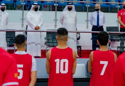 تنفيذًا لتوجيهات سمو الشيخ خالد بن حمد.. عسكر يتفقد تدريبات منتخب الناشئين لكرة السلة